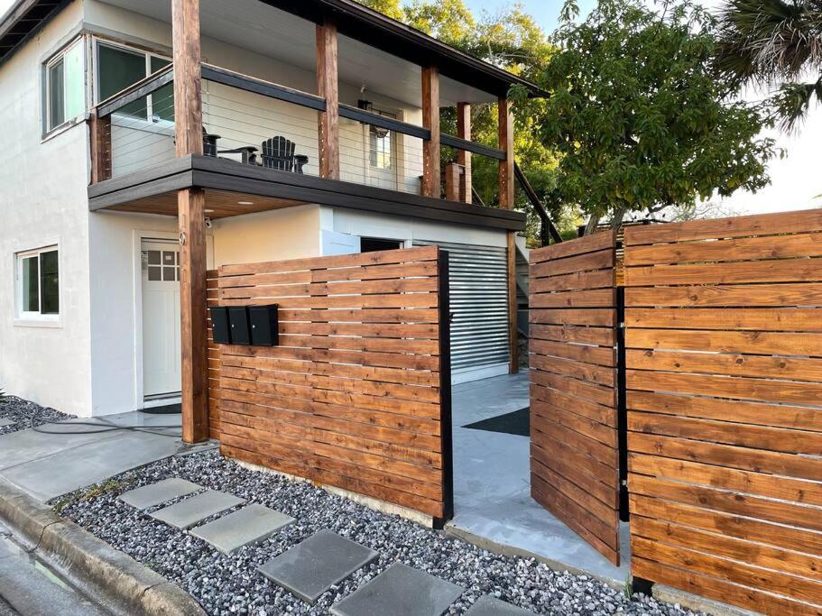 Shares View Luxury Apt Rockledge Exterior photo