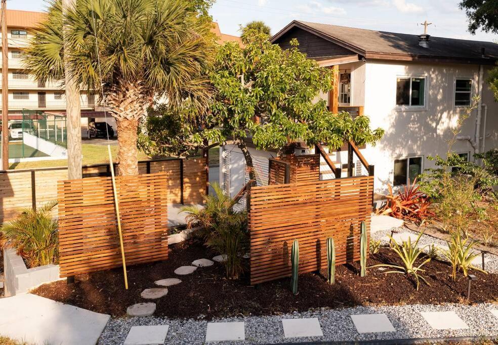 Shares View Luxury Apt Rockledge Exterior photo